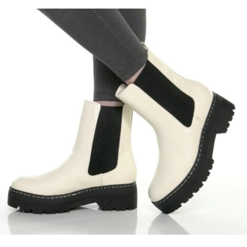 MIA Womens Cayden Chelsea Boots Size 6 White Vegan Leather Lug Sole NWOB